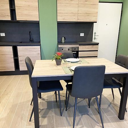 Casa Di Laura Mono E Bilo Di Fronte Ospedale San Raffaele Apartment Segrate Bagian luar foto