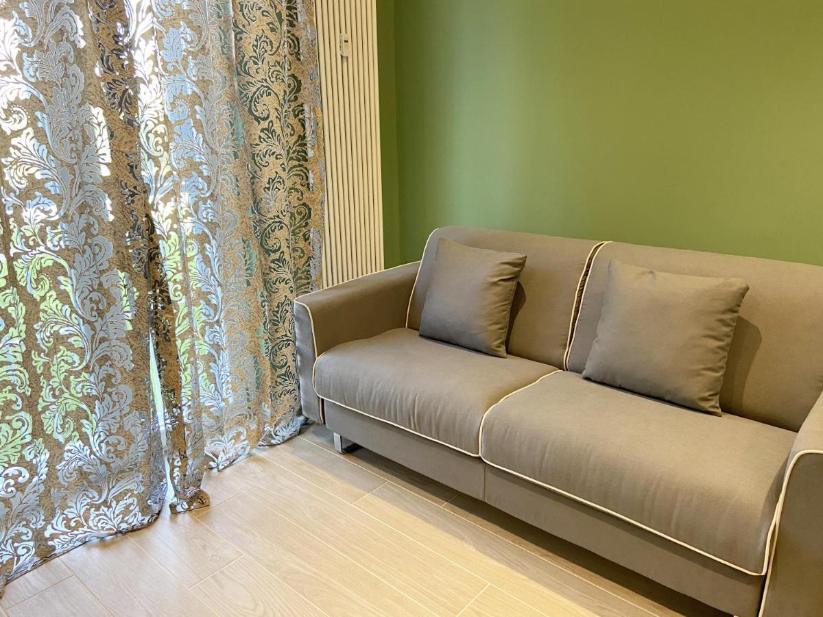 Casa Di Laura Mono E Bilo Di Fronte Ospedale San Raffaele Apartment Segrate Bagian luar foto