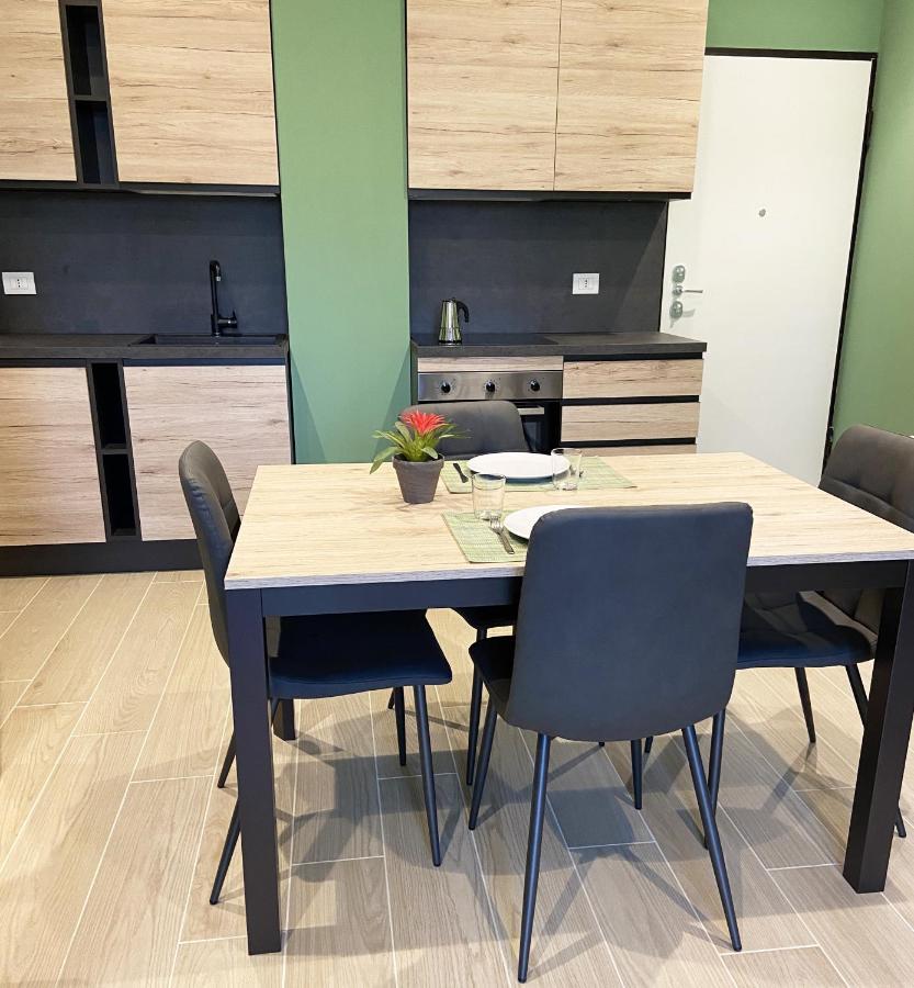 Casa Di Laura Mono E Bilo Di Fronte Ospedale San Raffaele Apartment Segrate Bagian luar foto
